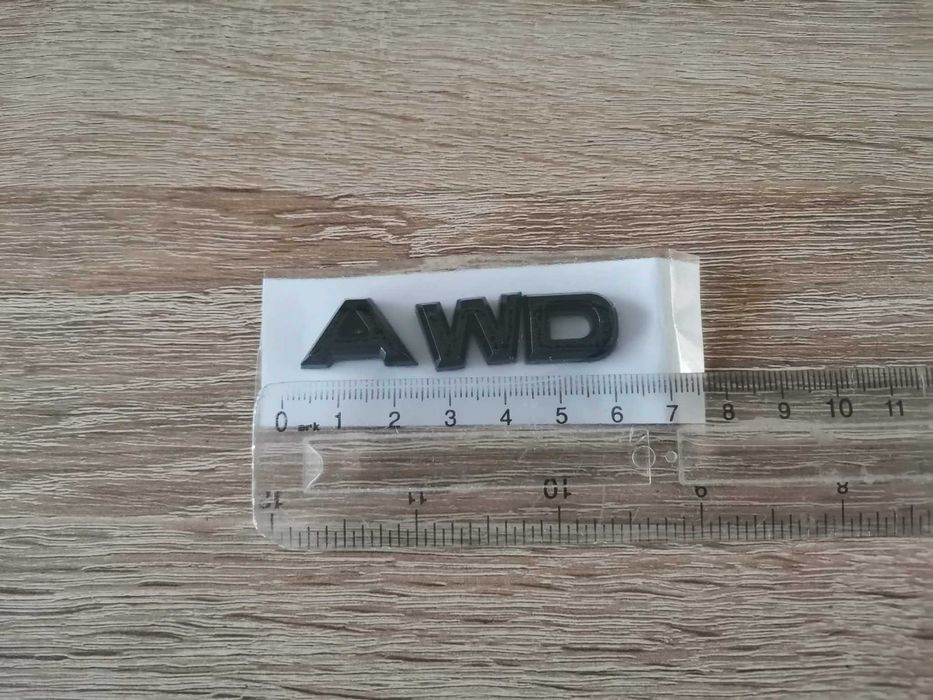 черен надпис Mazda AWD