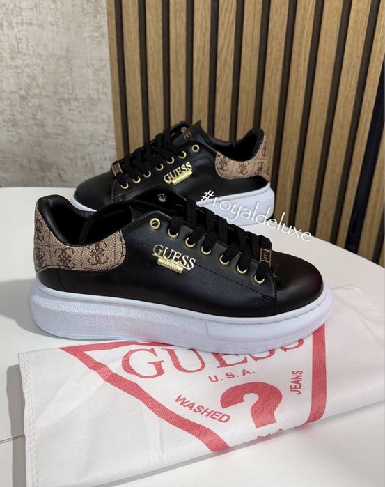 Stoc Adidasi dama Guess