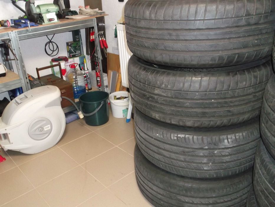 4xJante Mercedes AMG 20" cu Anvelope Vara Michelin 265/45R20.