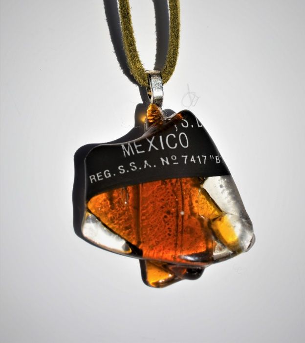 Медальоните са изработени от мурано стъкло. любов .  Красив подарък.