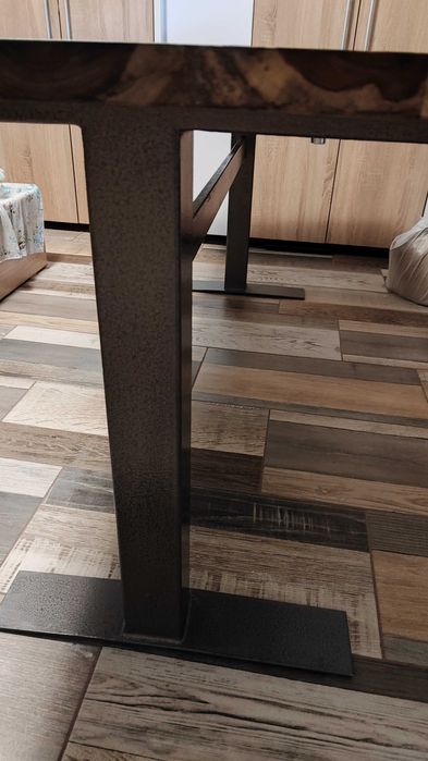 Масивна всекидневна маса