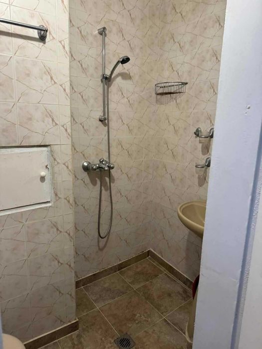 Дава се под наем Тристаен апартамент в Бургас, Братя Миладинови - 80 кв.м за 300 € - Снимка #4