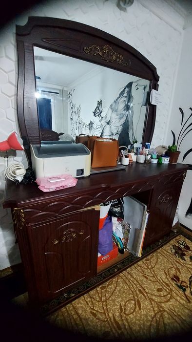 Спальни гарнитур сотилади,  хамма комплекти билан бирга сотилади