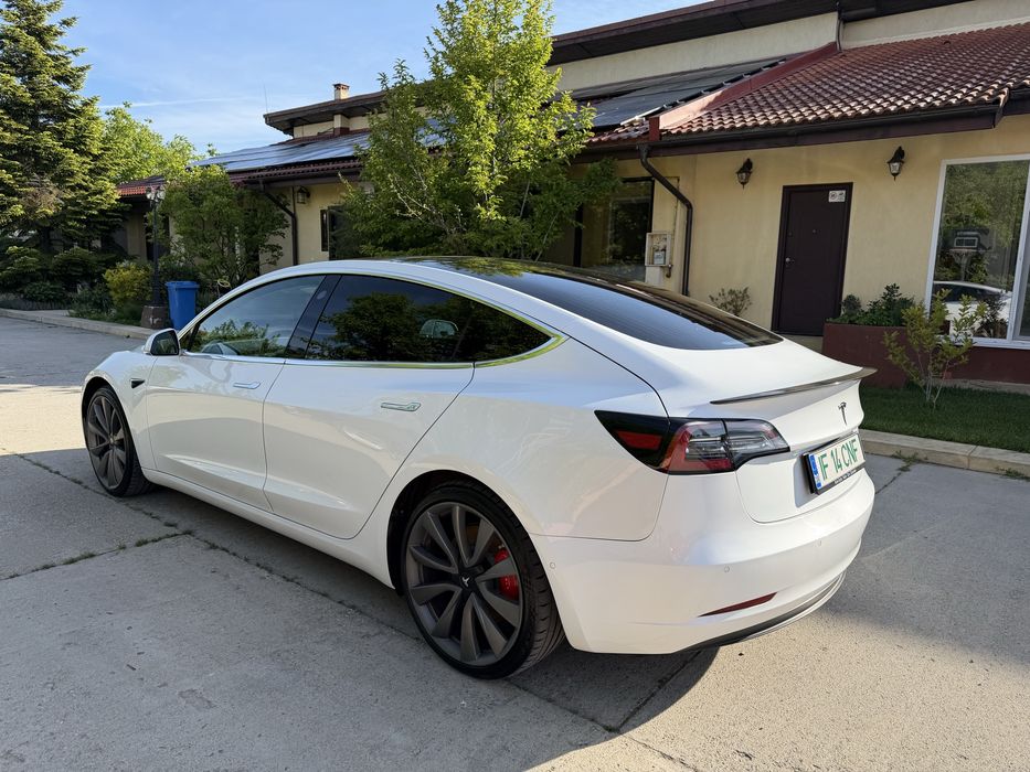 Vand Tesla Model 3 Dual Motor Long Range Performance incl roti de iarna