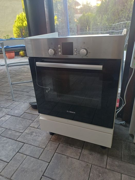 Cuptor electric încorporabil Bosch, model HBN539E7