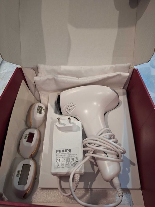 Фотоепилатор Philips Lumea 7000
