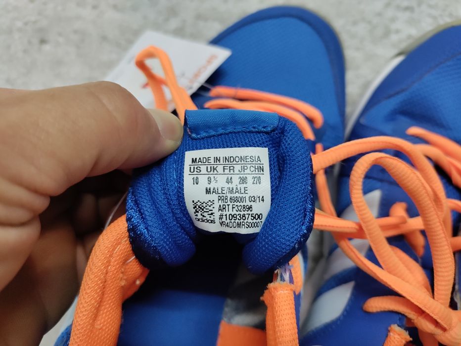 Маратонки Adidas 44