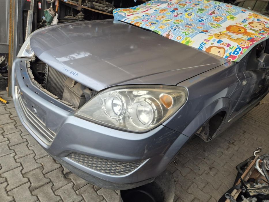 Bot complet Opel Astra H  Capota aripi bara faruri  întăritură etc
