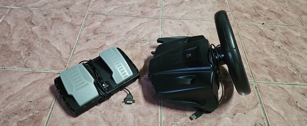 Volan Logitech Formula