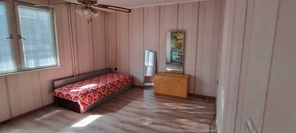 Дава се под наем Тристаен апартамент в Разград, Център - 110 кв.м за 280.5 € - Снимка #6