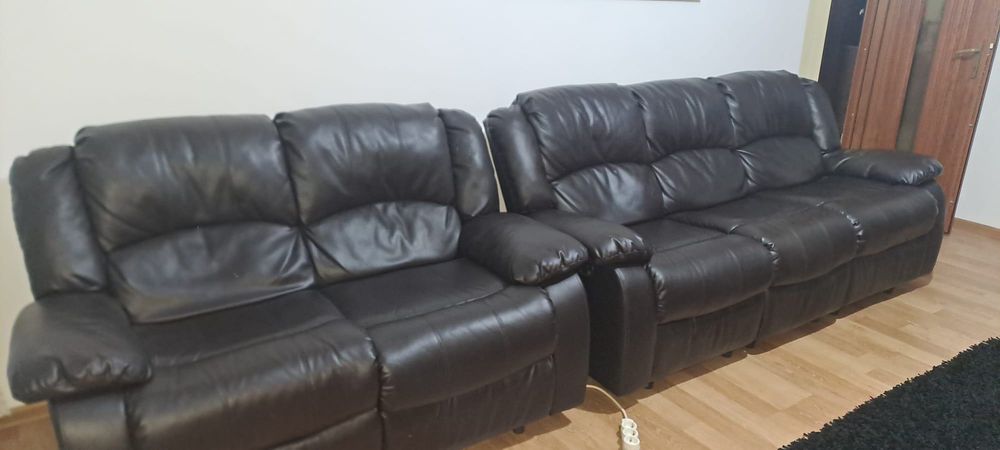 Vand 2 canapele rabatabile!!! Una de 3 locuri si una de 2 locuri