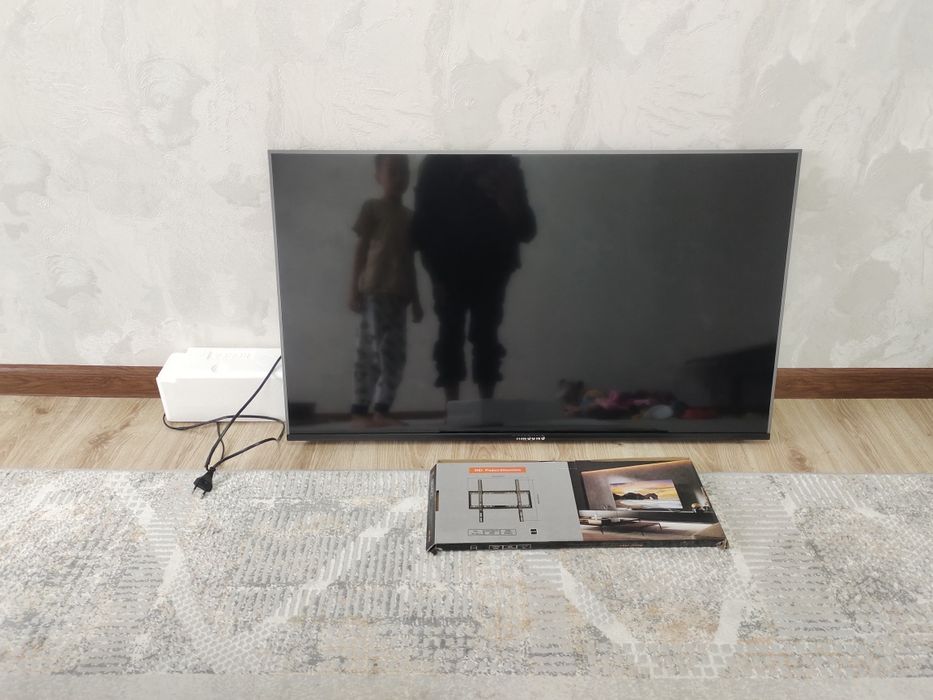 Продам телевизор дюймов (110см) SLMSUNG