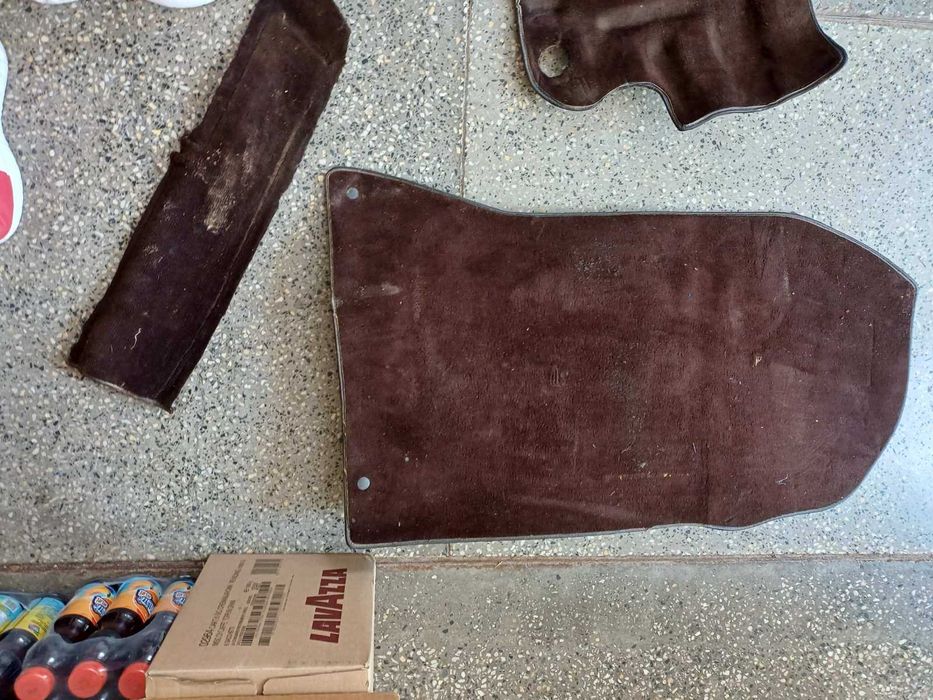 Кафяв оригинален мокет за Мерцедес Е124