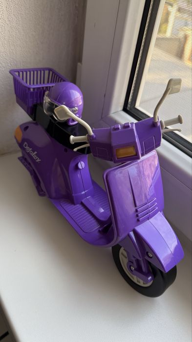 Игрушечный мопед