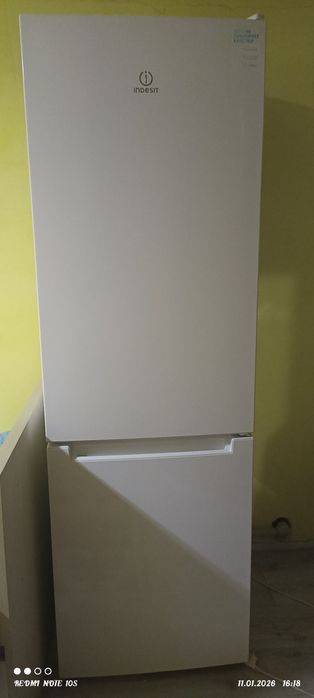 Холодильник Indesit