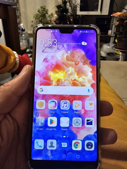 Продавам Huawei P20 pro изпратен  към клиент!