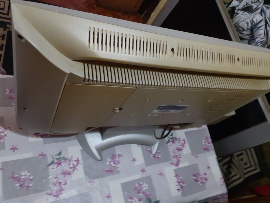 Vând televizor HYUNDAI