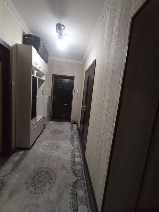Uy sotiladi sergelida 3 xonali 4 xona qilingan
