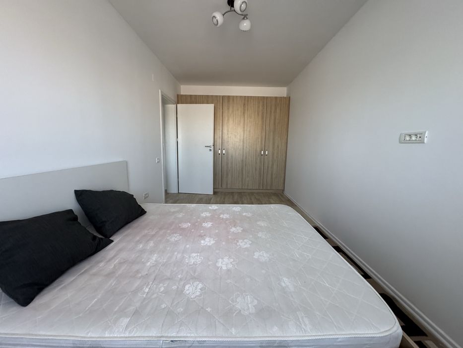 Inchiriez apt. 2 camere, 350 euro.