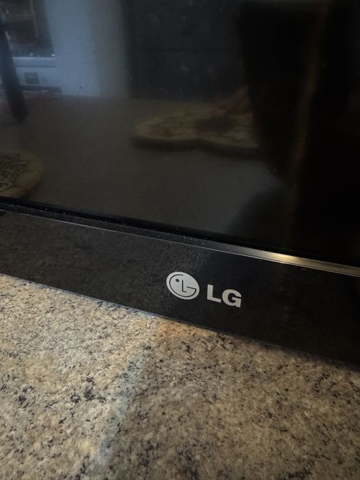 Vand TV diagonala de 80cm LG Model 32LK430