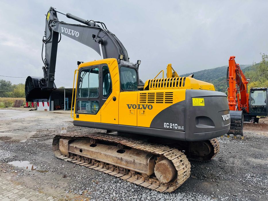 Excavator pe senile Volvo EC 210 BLC, an 2003, 22 tone, 1x cupa sapat
