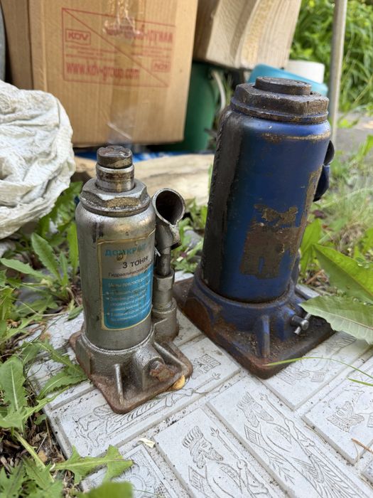 Продам  домкрат 2 ши