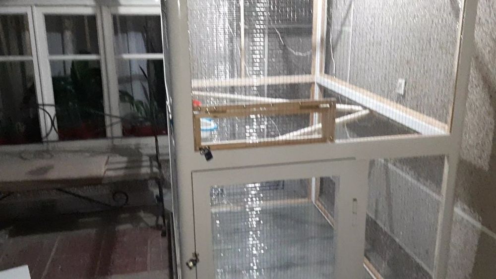 Продаётся Вольер