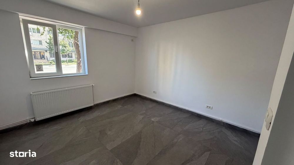 Spatiu Comercial Parter Casa De Cultura Stradal