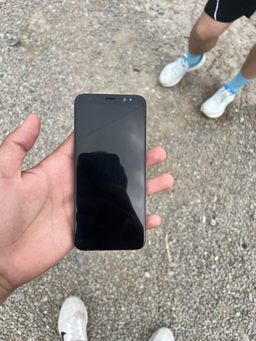 самсунг s8, память 64, экран новый