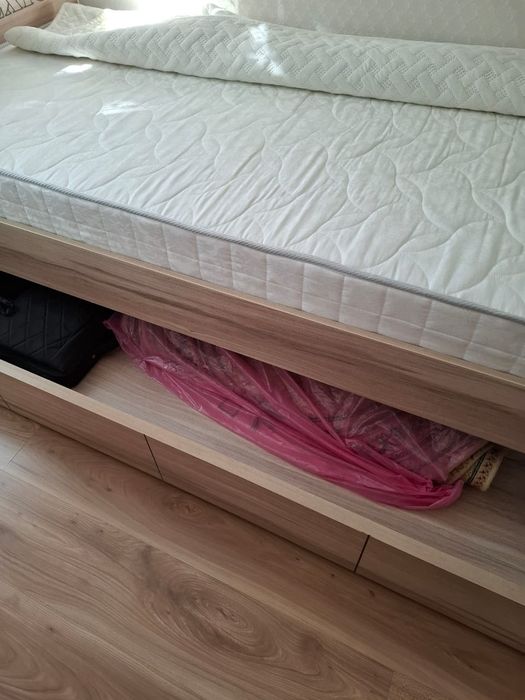 Продам кровать  односпальную