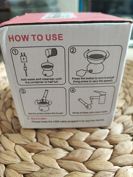 Уред за поистване с ултразвук на четки за грим