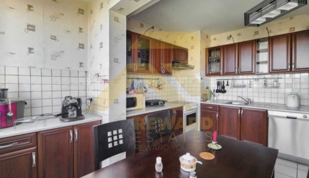 Продава се Тристаен апартамент в София, Люлин 6 - 89 кв.м за 2022 €/кв.м - Снимка #1