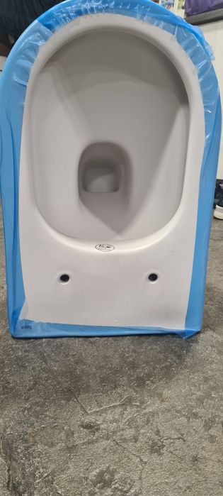 Тоалетни чинии с задно оттичане