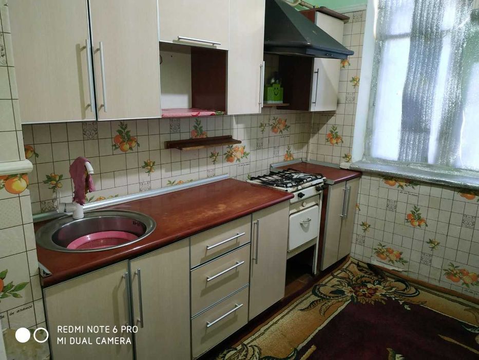 1 xonali kvartira sotiladi