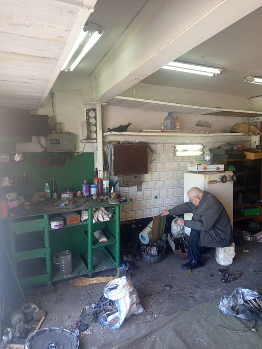 Продам гараж.Район чашки ,ложки.