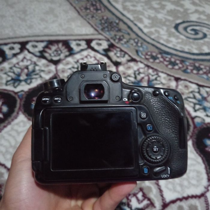 Canon 80 d  sotiladi