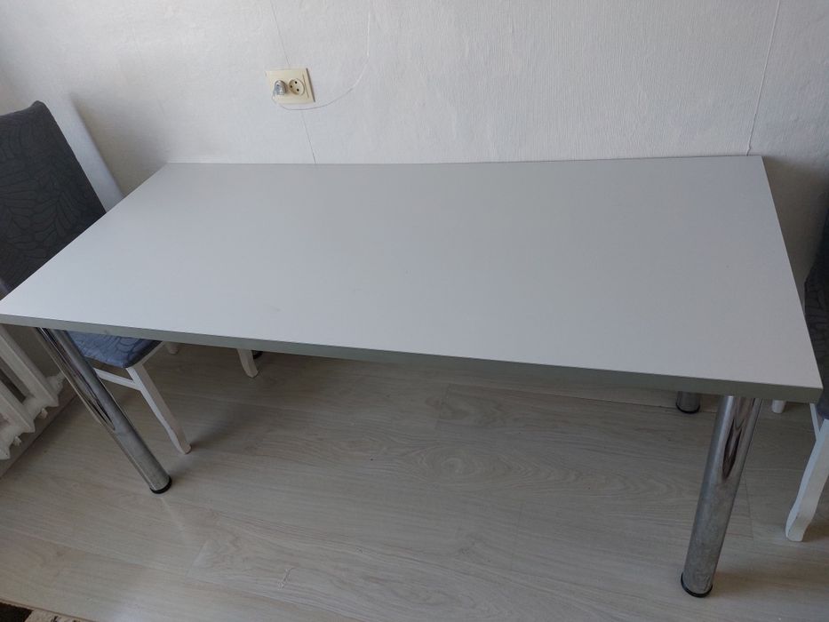 Продам кухонный стол