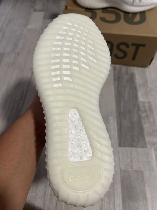 Yeezy 350 V2 Triple White