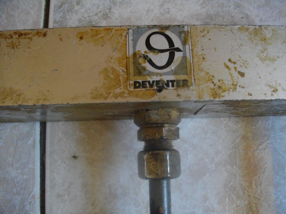 Терморез Машина Рязане/Слепване Уплътнения на Врати-Прозорци-Deventer