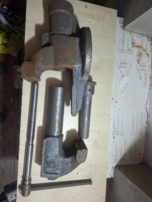 Тиски слесарные новая