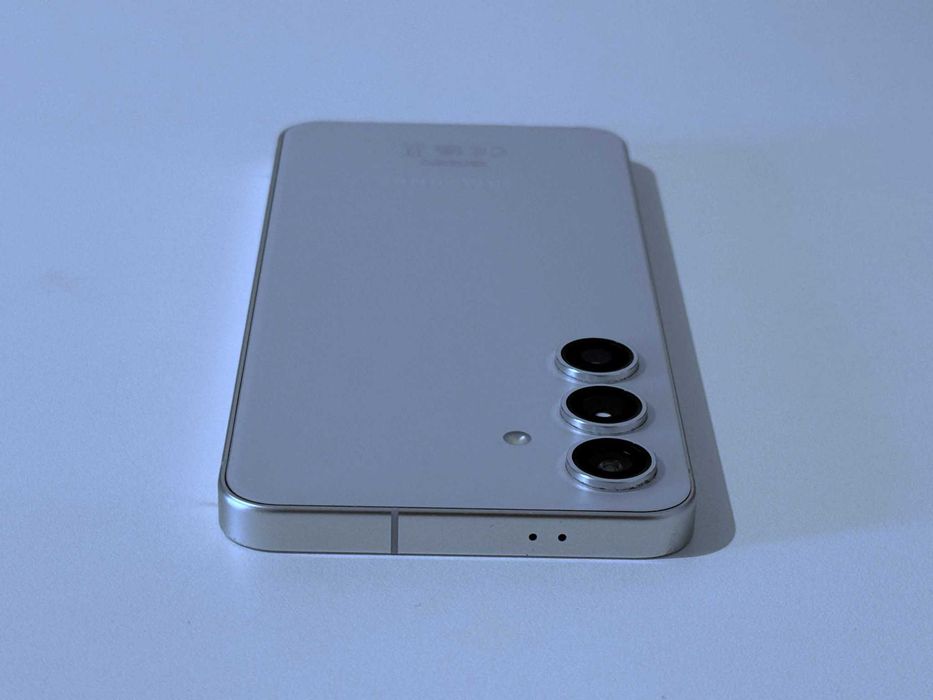Бартер! Samsung Galaxy S24 256GB Marble Gray (Сив) 100% Батерия.