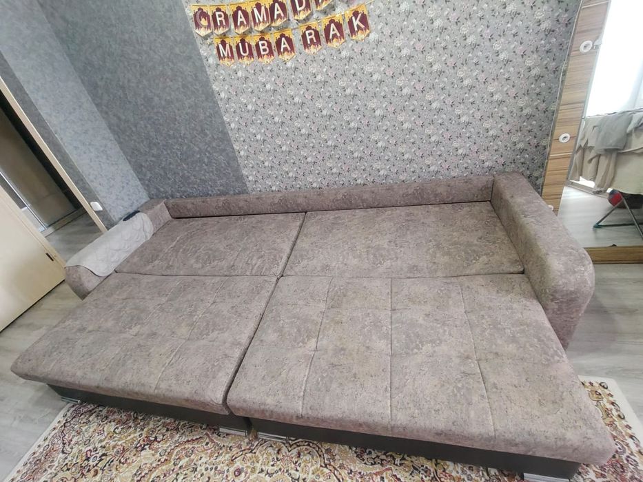 Продам б/у диван
