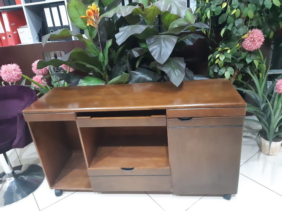 тумбочки  ,универсальные,  отличного качества