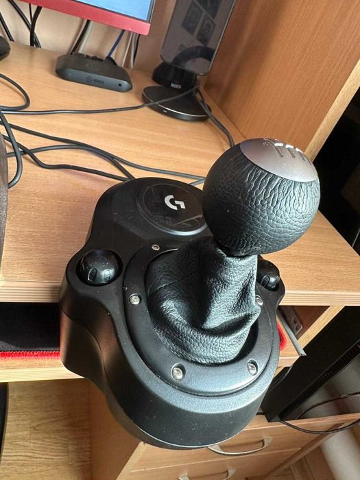 Setup Gaming Complet PS5 Disc Edition + Logitech G29 cu Schimbător și Pedale + Logitech G733 LIGHTSPEED Wireless