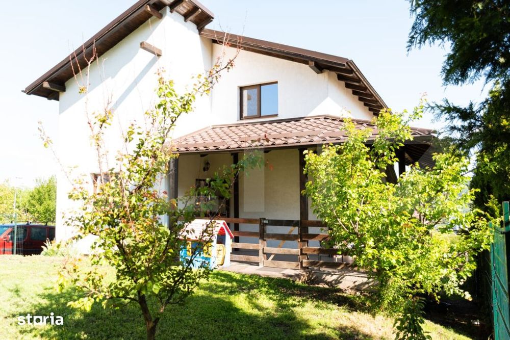 Casa individuala, 4 dormitoare, 210 mp, 450 mp teren, garaj, zona Metr