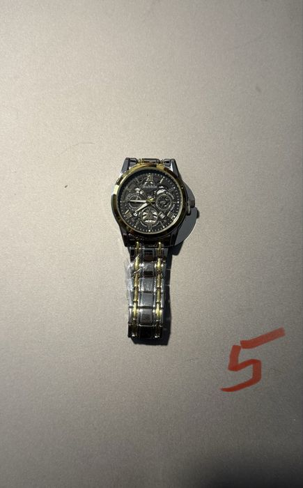 Ceas quartz, diferite modele