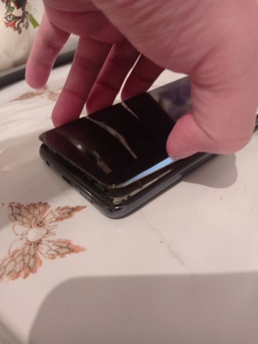 Poco x3 nfc 6ram 128gb экран выгорел не работают ..надо купить экран