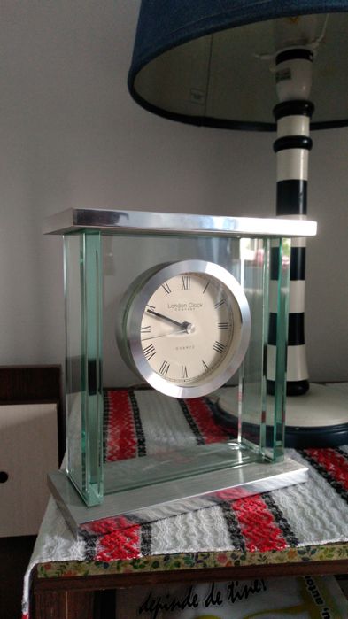 London Clock Company. Silver Flat Top Mantel Clock Ceas Sticla