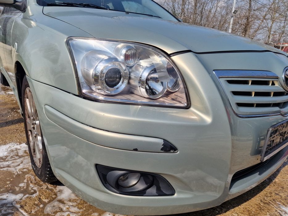 Far/faruri Toyota Avensis T25 an 2003-2009