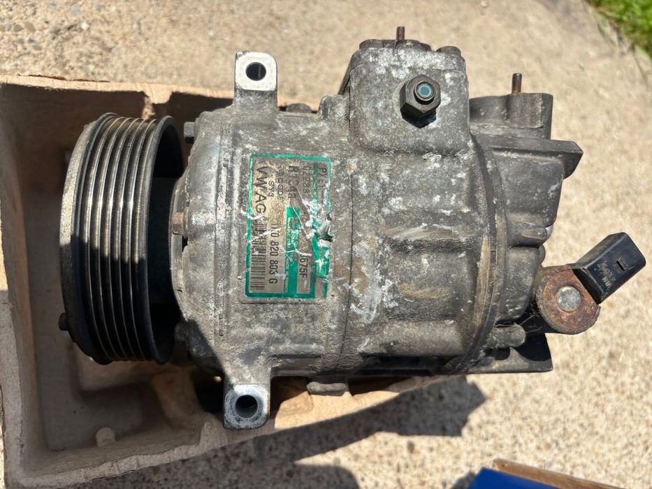 Vând compresor FUNCȚIONAL AC original VW Golf 5 break